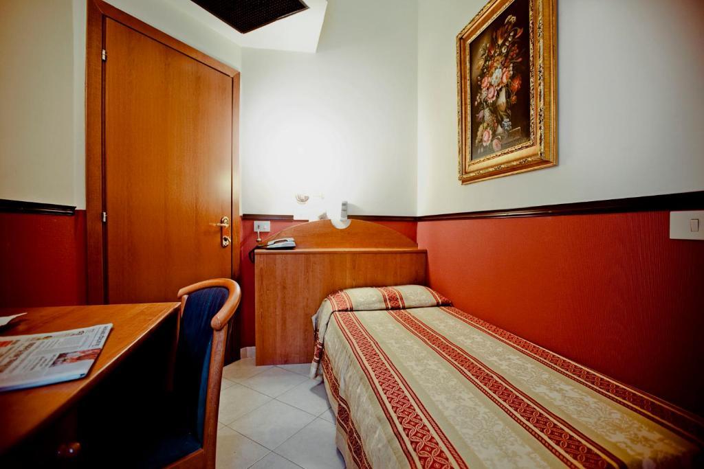 Hotel Saturnia Roma Ngoại thất bức ảnh