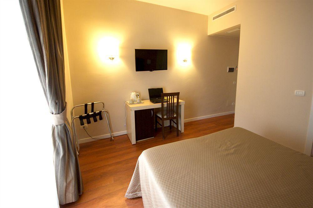 Hotel Saturnia Roma Ngoại thất bức ảnh