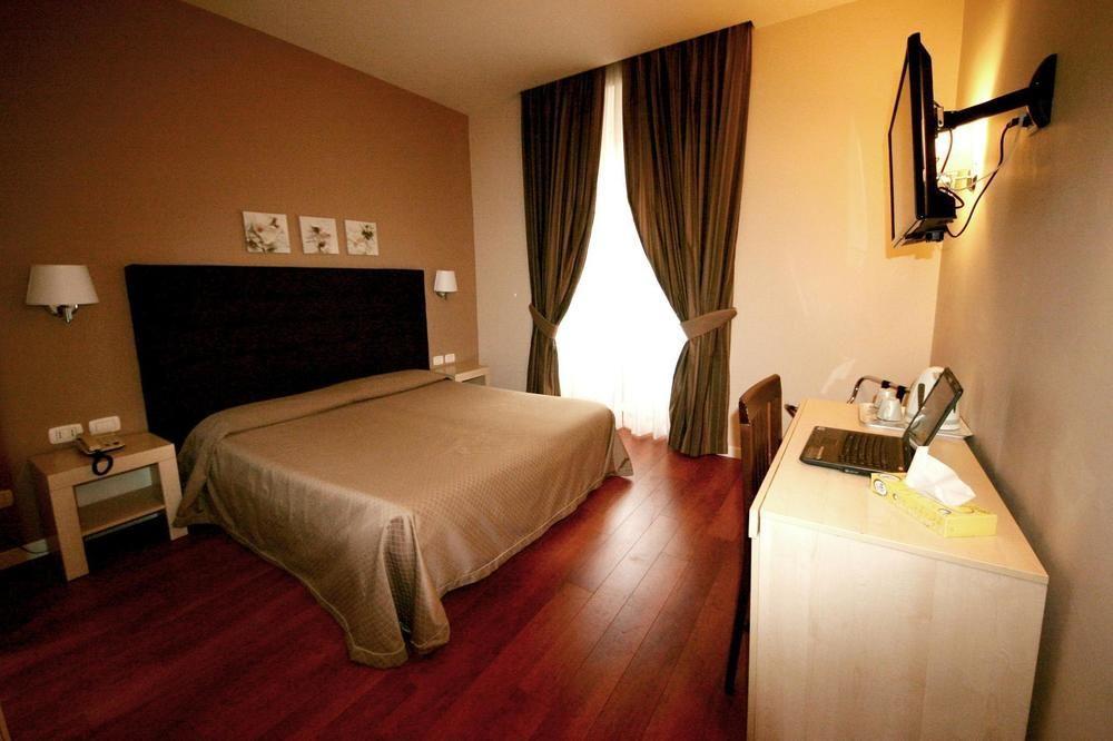Hotel Saturnia Roma Ngoại thất bức ảnh