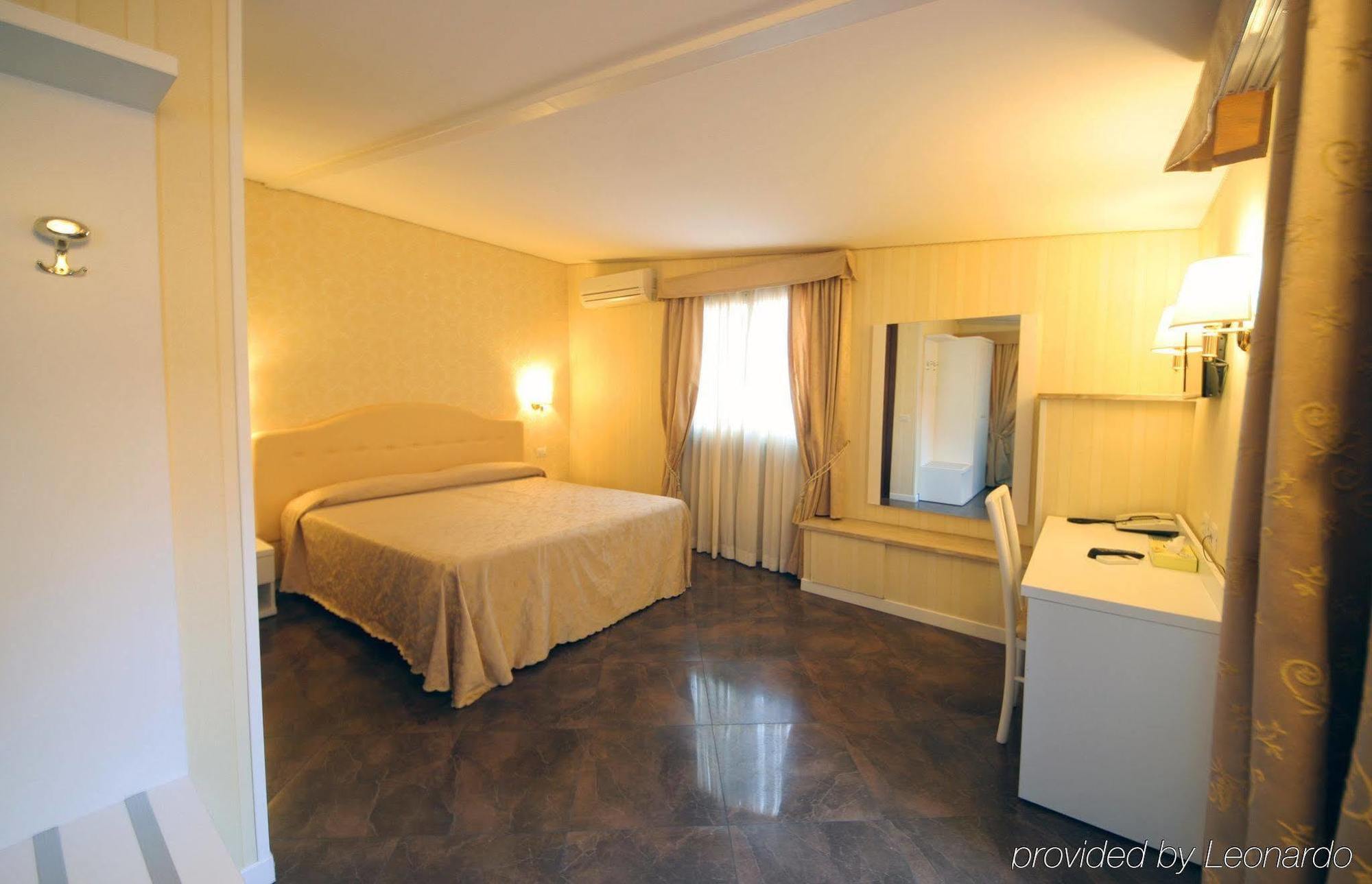 Hotel Saturnia Roma Ngoại thất bức ảnh