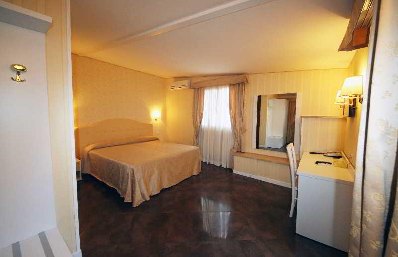 Hotel Saturnia Roma Ngoại thất bức ảnh